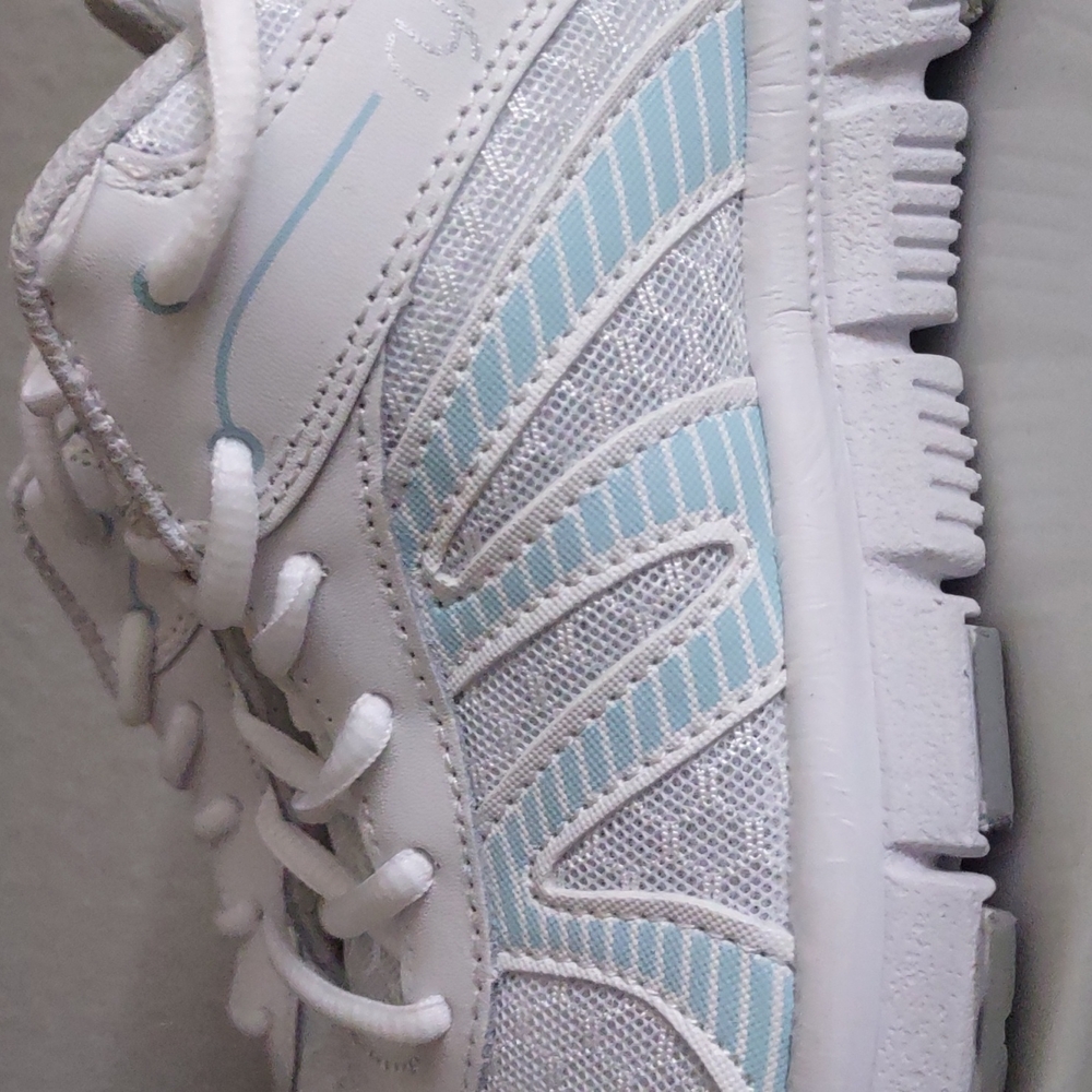 New In Box Ryka memory foam walking sneakers